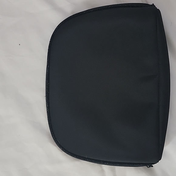 Chanel Beautē - Picture 2 of 5